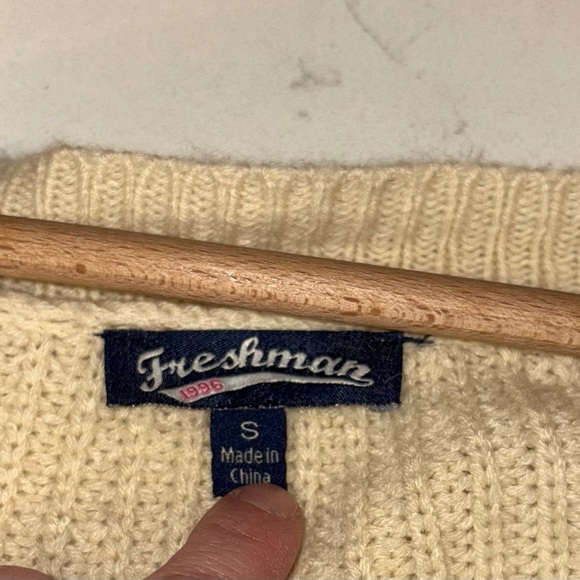 Small Cream Knitted Cropped Sweater - Picture 3 of 3